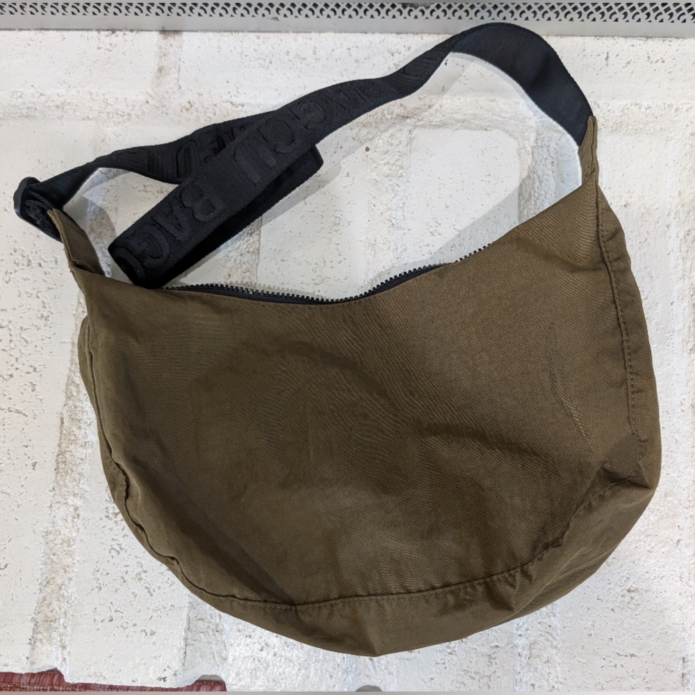 BAGGU MEDIUM CRESCENT IN SEAWEED